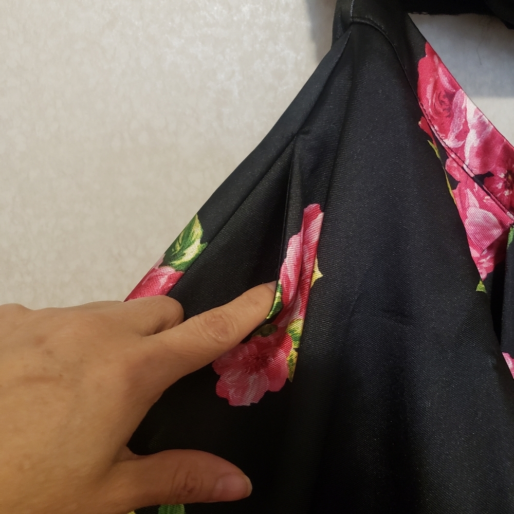 2 PIECES SET ..LACE TOP-BLACK SKIRT WITH PINK FLOWERS ...SIZE 17/18 - Picture 14 of 16